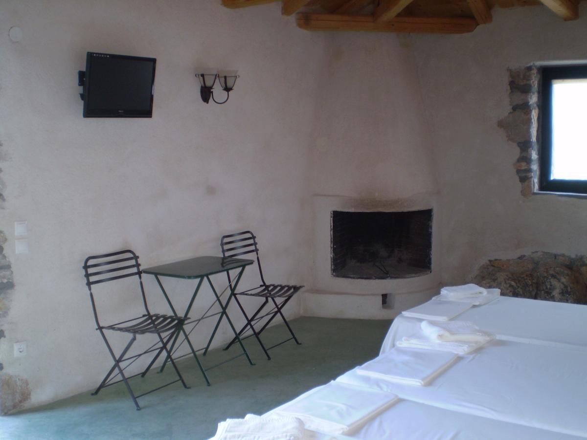 Arachovitika Kalivia Hotell Karyes Rum bild