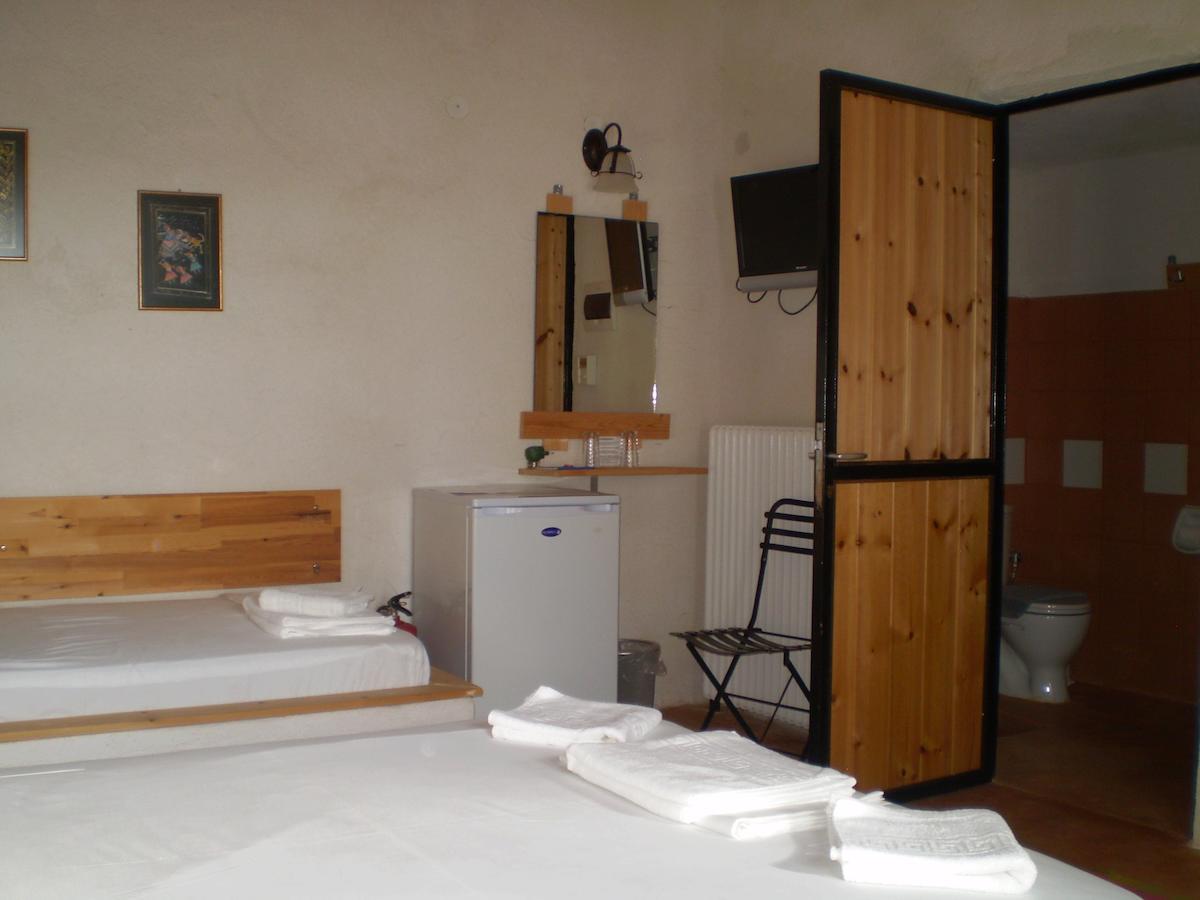 Arachovitika Kalivia Hotell Karyes Rum bild