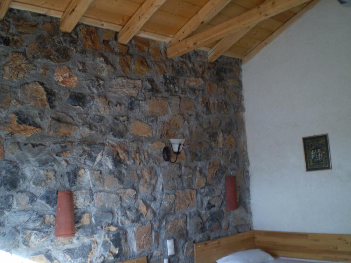 Arachovitika Kalivia Hotell Karyes Rum bild