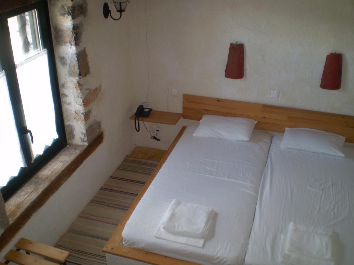 Arachovitika Kalivia Hotell Karyes Rum bild